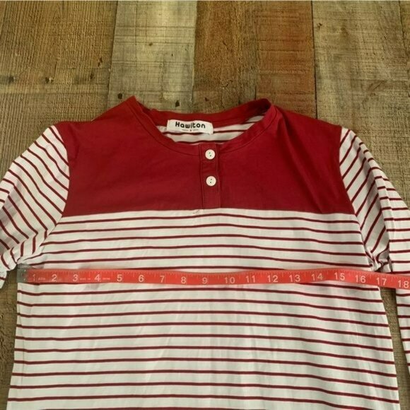Hawiton Red Striped long sleeve women’s size small top with button detail - Picture 5 of 6